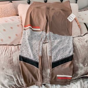 BNWT!! Patterned Zella Leggings 👟